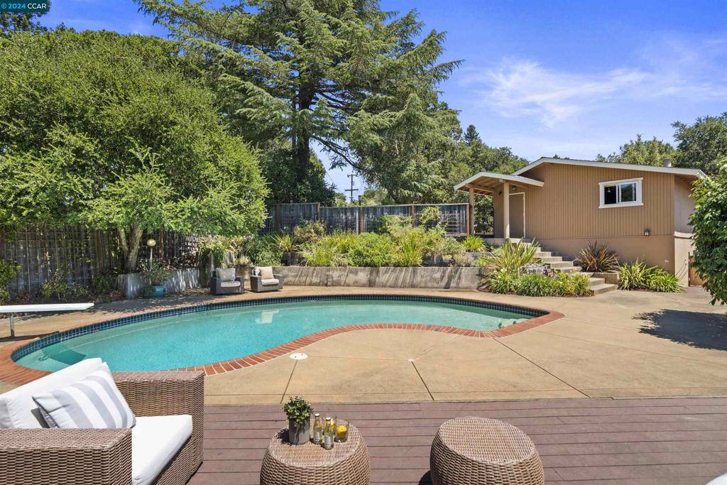 Orinda, CA 94563,11 Idyll Ct