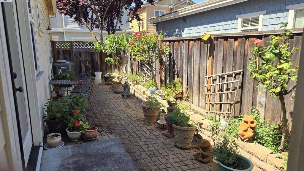 Walnut Creek, CA 94598-2620,303 Hamlin Loop