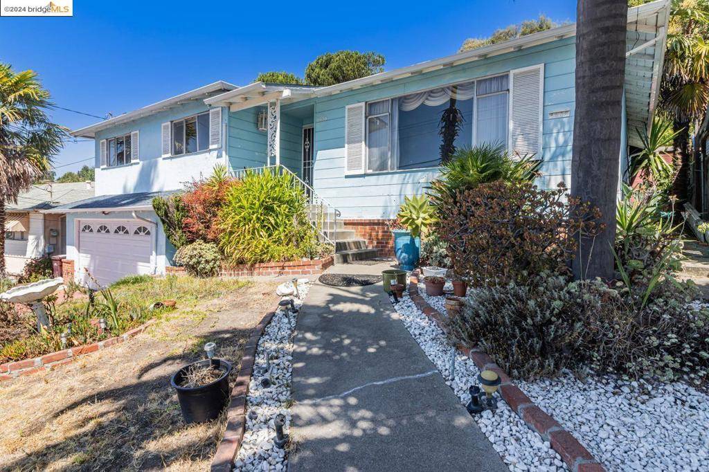 Oakland, CA 94605,8436 Aster Ave