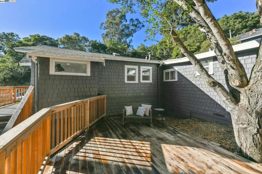 Oakland, CA 94619,5024 Leona St