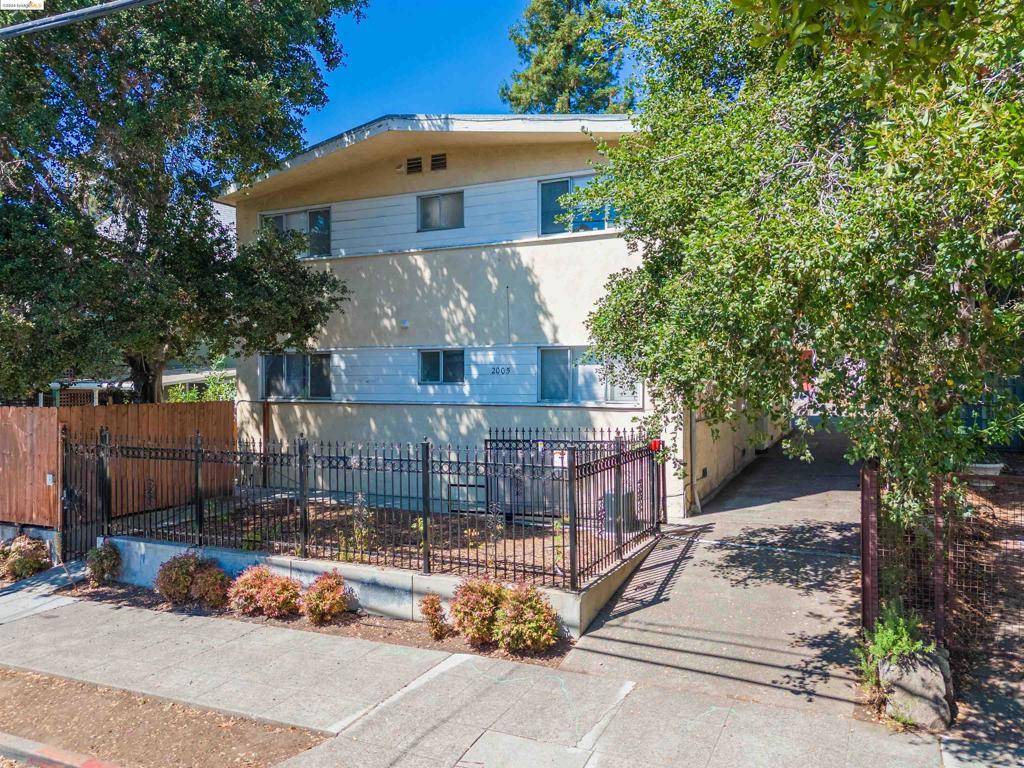 Berkeley, CA 94704,2005 Berkeley Way
