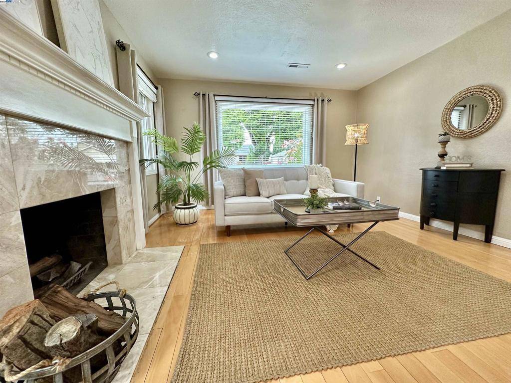 San Leandro, CA 94577,355 Lorraine Blvd