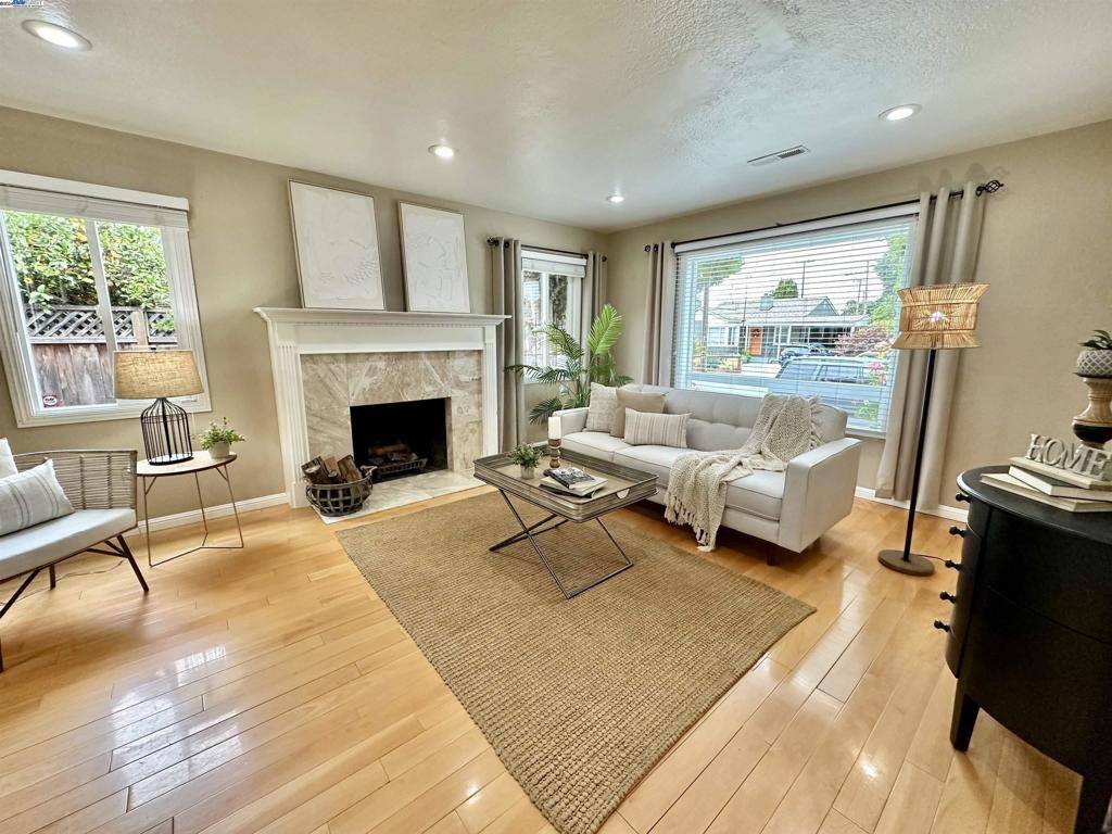 San Leandro, CA 94577,355 Lorraine Blvd