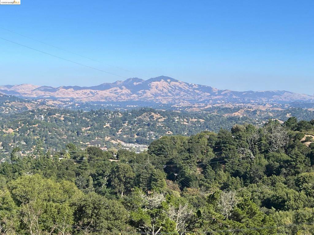 Orinda, CA 94563,232 Lomas Cantadas