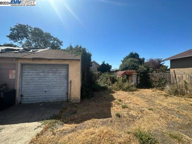 Oakland, CA 94603,10517 Pippin St