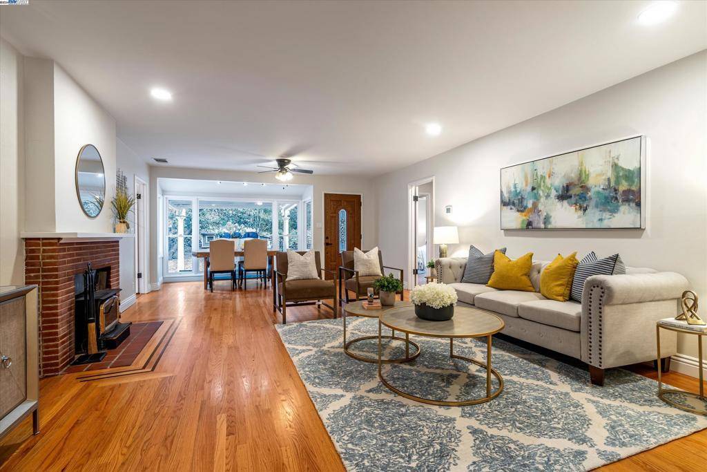 30063 Palomares Rd Castro Valley, CA 94552