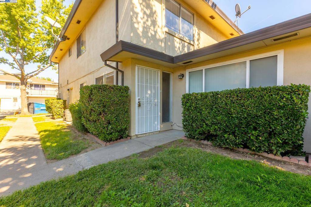 Sacramento, CA 95842,4521 Palm Ave, UNIT 3