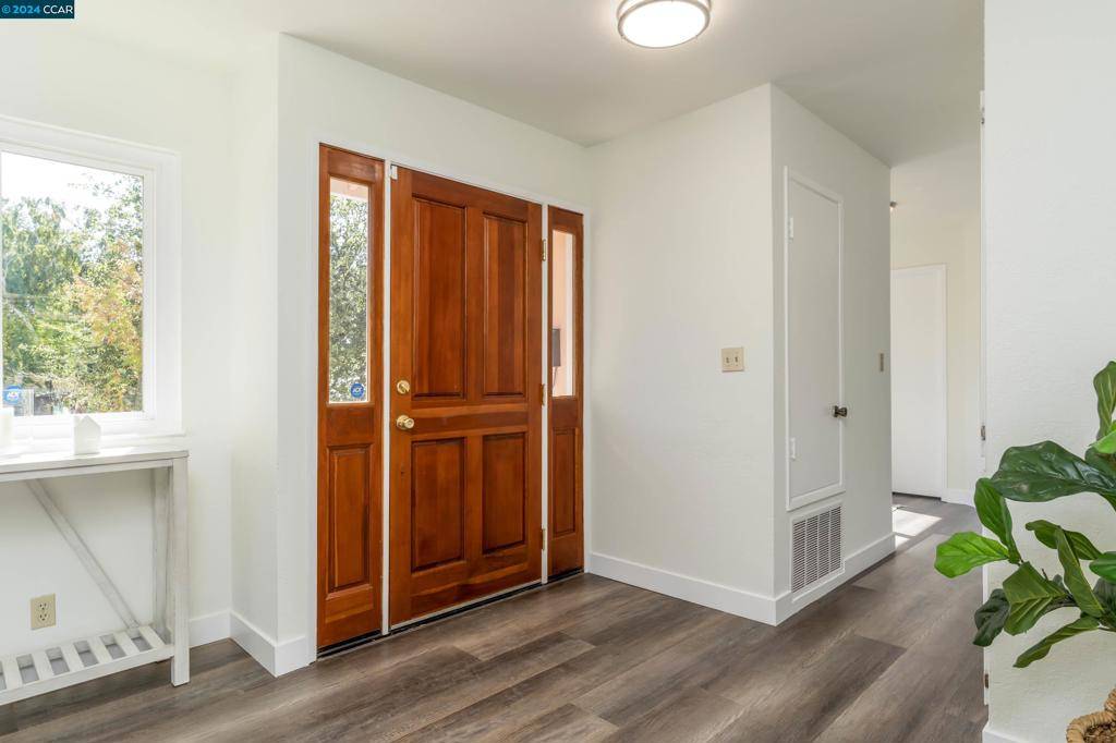 Pinole, CA 94564,2672 Lassen Way