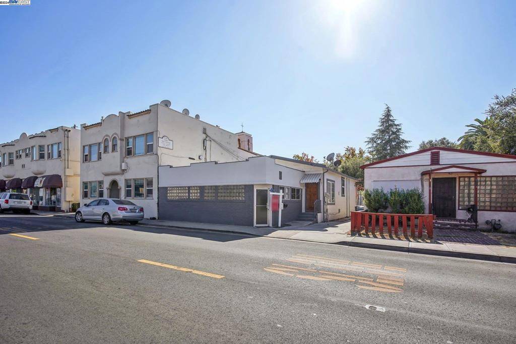 Martinez, CA 94553,1224 Pine St