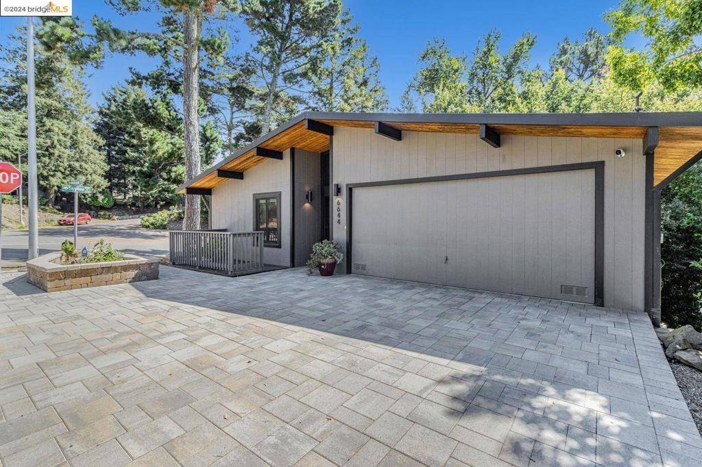 Oakland, CA 94611,6644 Ascot Dr