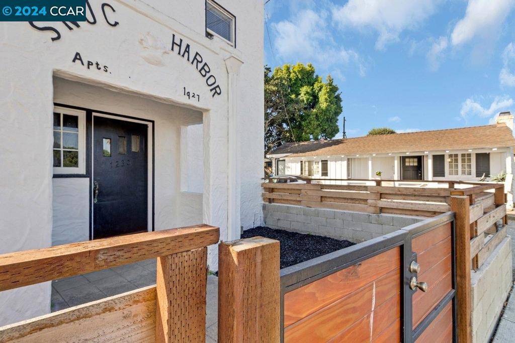 Monterey, CA 93940,1230 Del Monte Ave