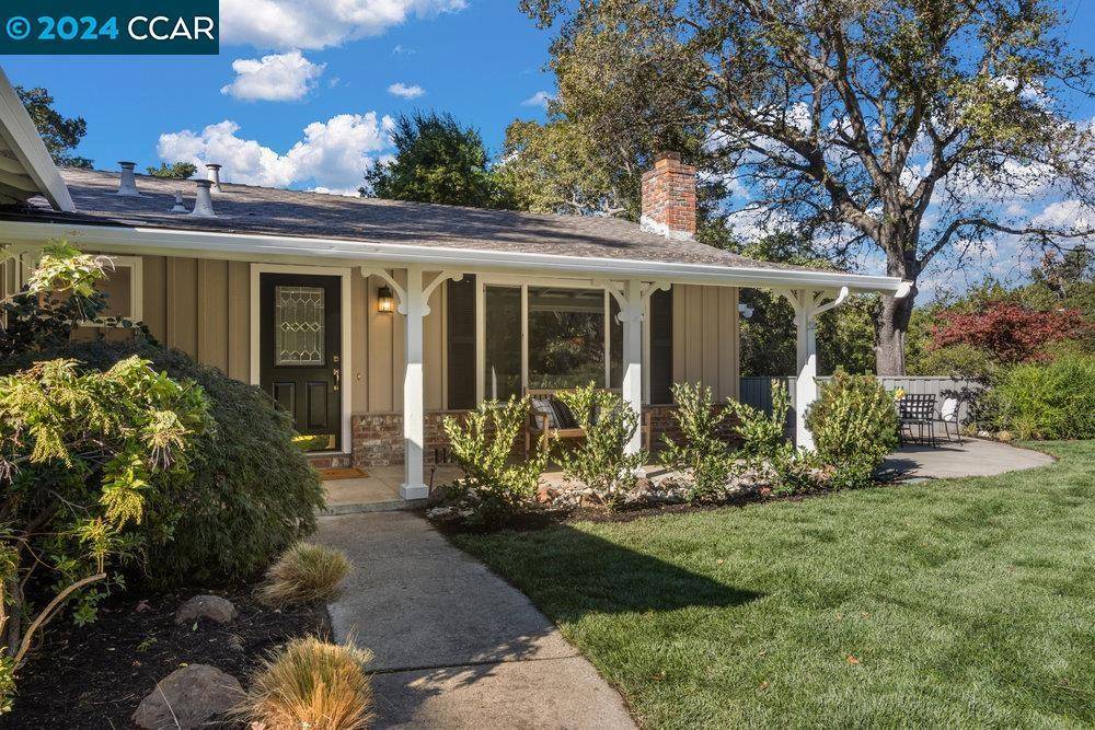 Orinda, CA 94563,2 Debra Court