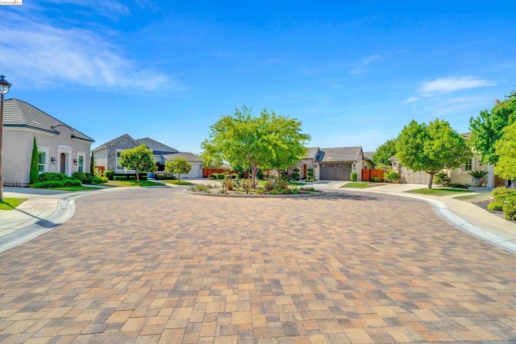 Brentwood, CA 94513,1637 Healing Rock Ct