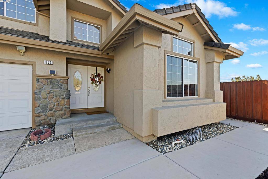 Tracy, CA 95376,300 FALCON CT