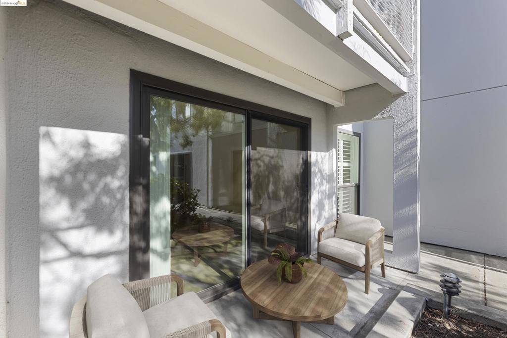 Emeryville, CA 94608,4 Captain Drive #E205
