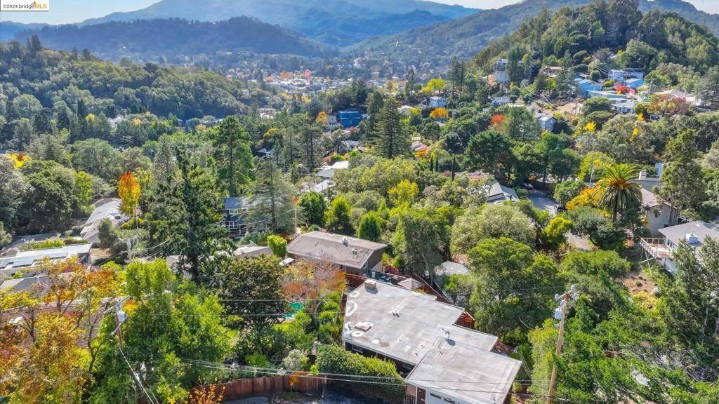 San Anselmo, CA 94960,85 Crooked AVE