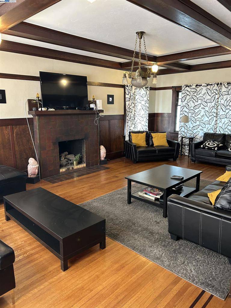 Hayward, CA 94541,1556 E St