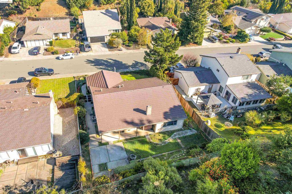 Benicia, CA 94510,212 Essex Way