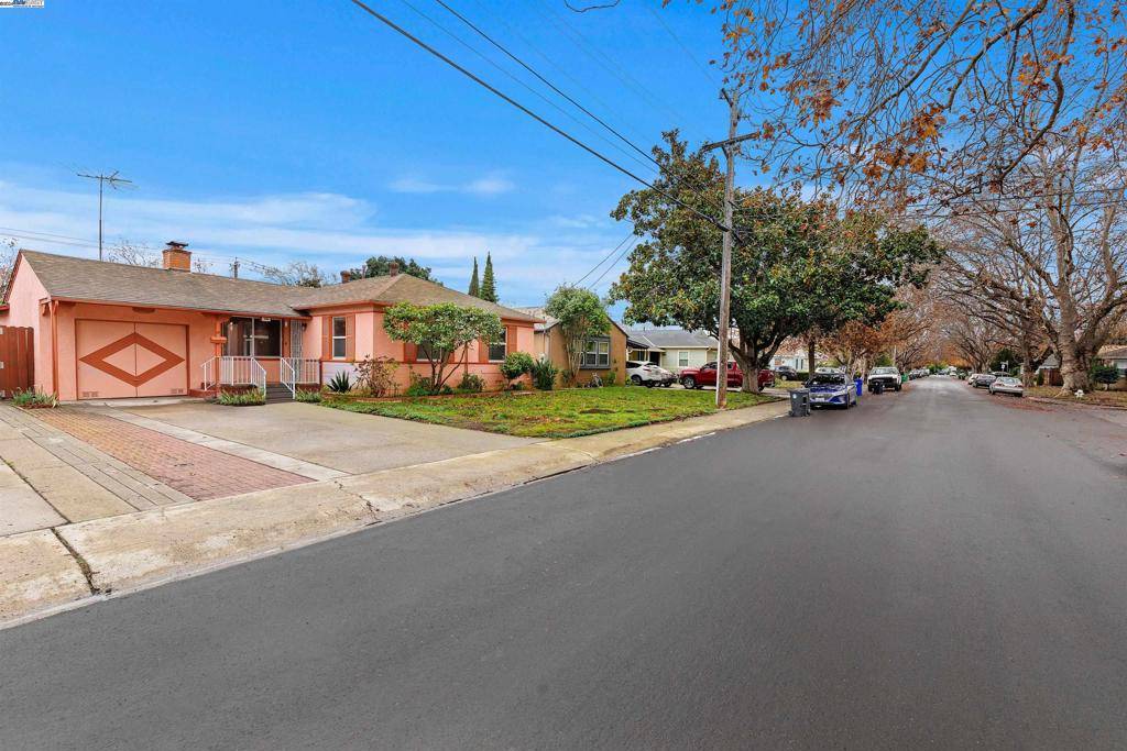 San Lorenzo, CA 94580,588 Via Pacheco