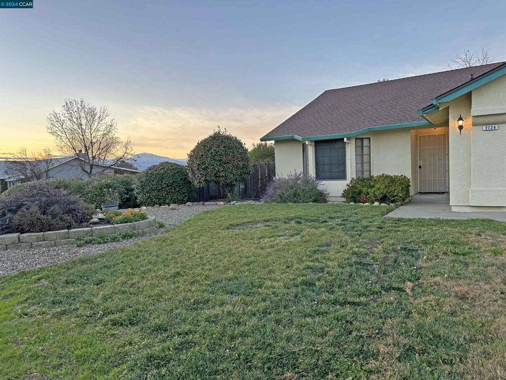 Redding, CA 96003,2124 Hacienda St