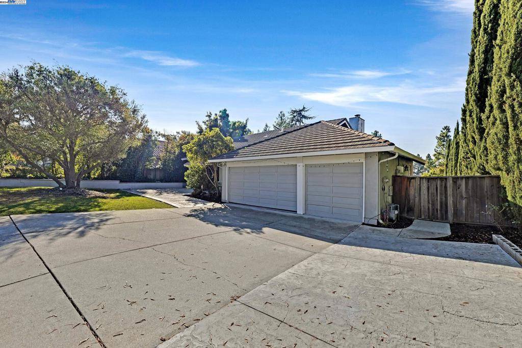 Fremont, CA 94539,46483 Chaparral Dr