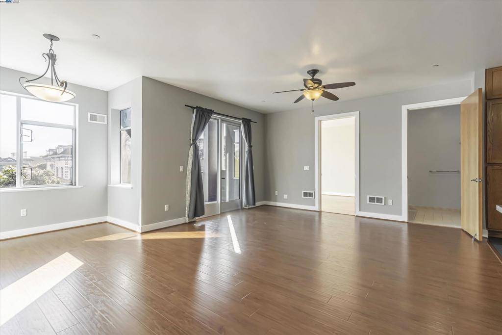 Oakland, CA 94607,1020 Jackson St #302