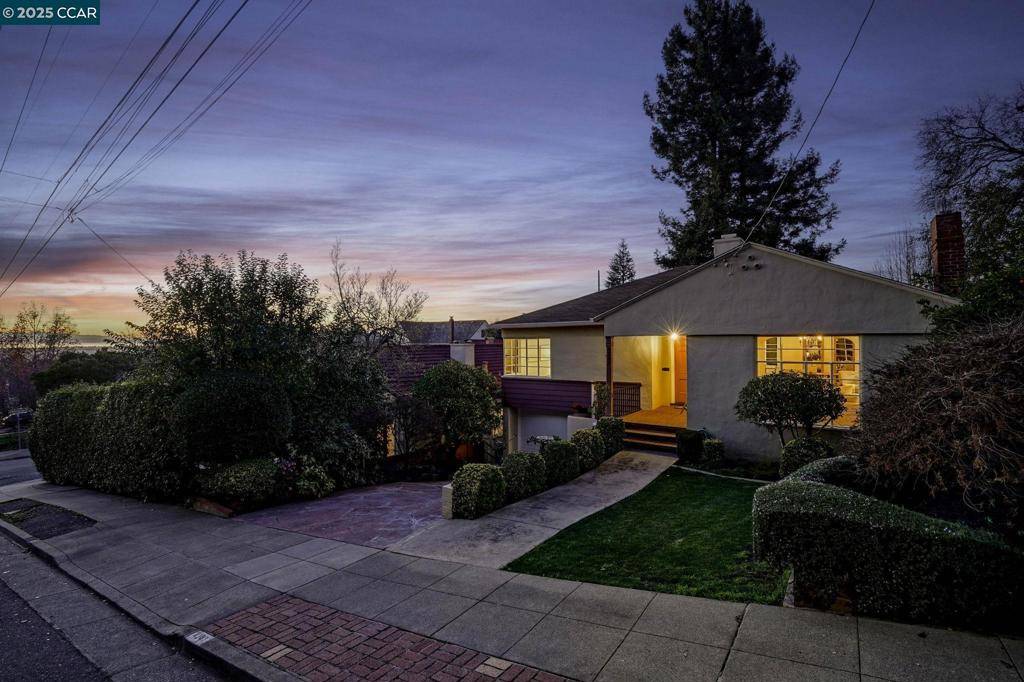 Oakland, CA 94619-1600,4247 DUNSMUIR