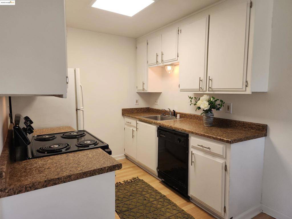 Stockton, CA 95219,3702 W Benjamin Holt Dr #24