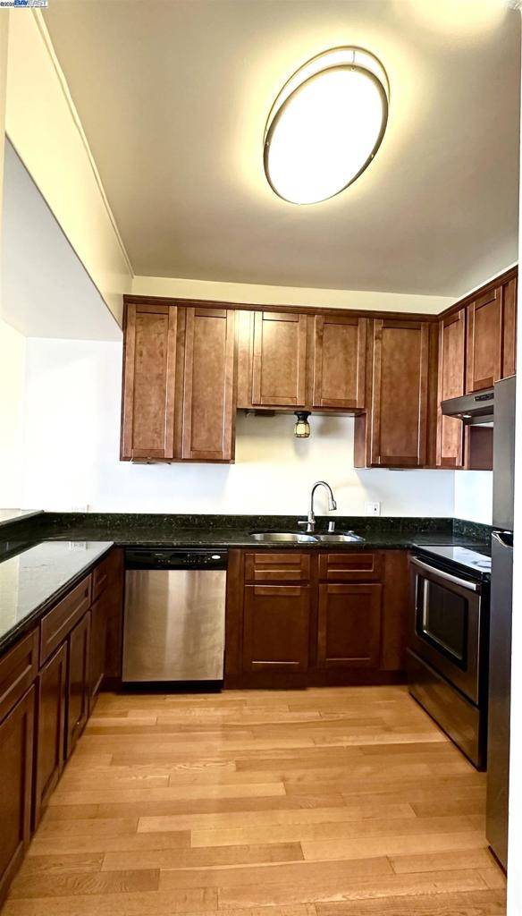Emeryville, CA 94608,6363 CHRISTIE AVENUE #2711
