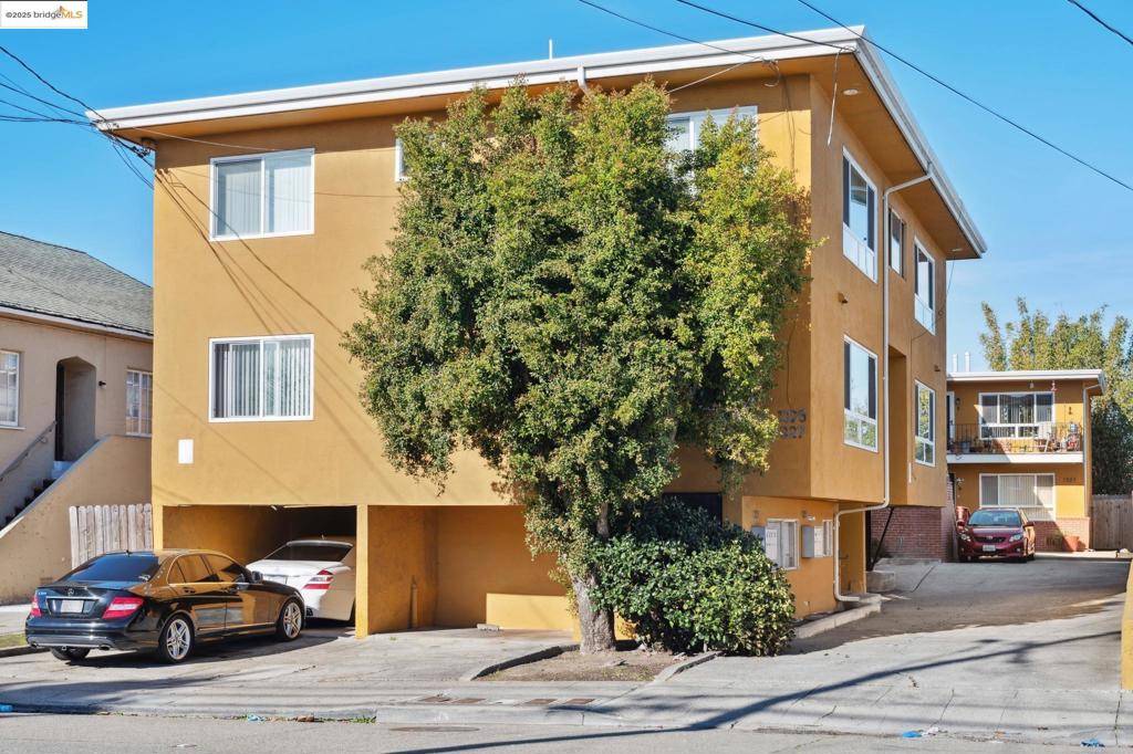 Berkeley, CA 94702,1327 Ashby Avenue