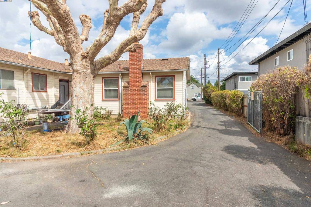 Castro Valley, CA 94546,20393 Anita Ave