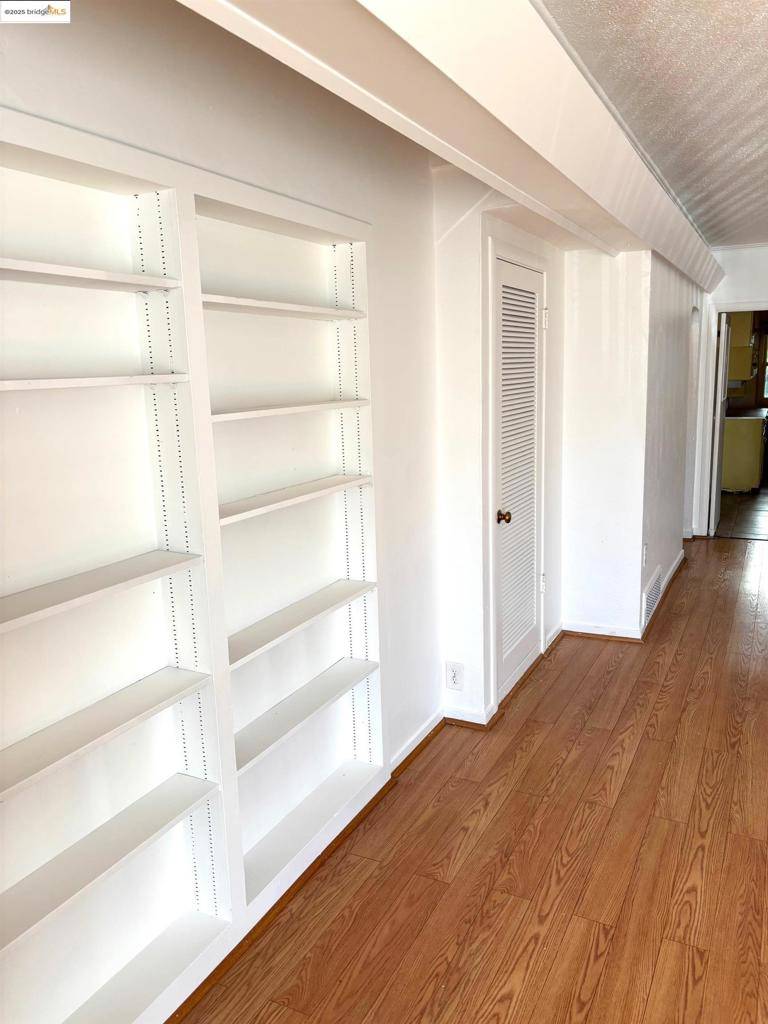 Oakland, CA 94605,6604 Bancroft Ave