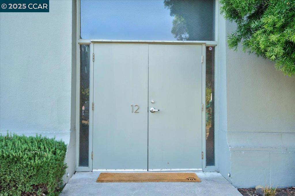 Oakland, CA 94608,3240 Peralta St #12