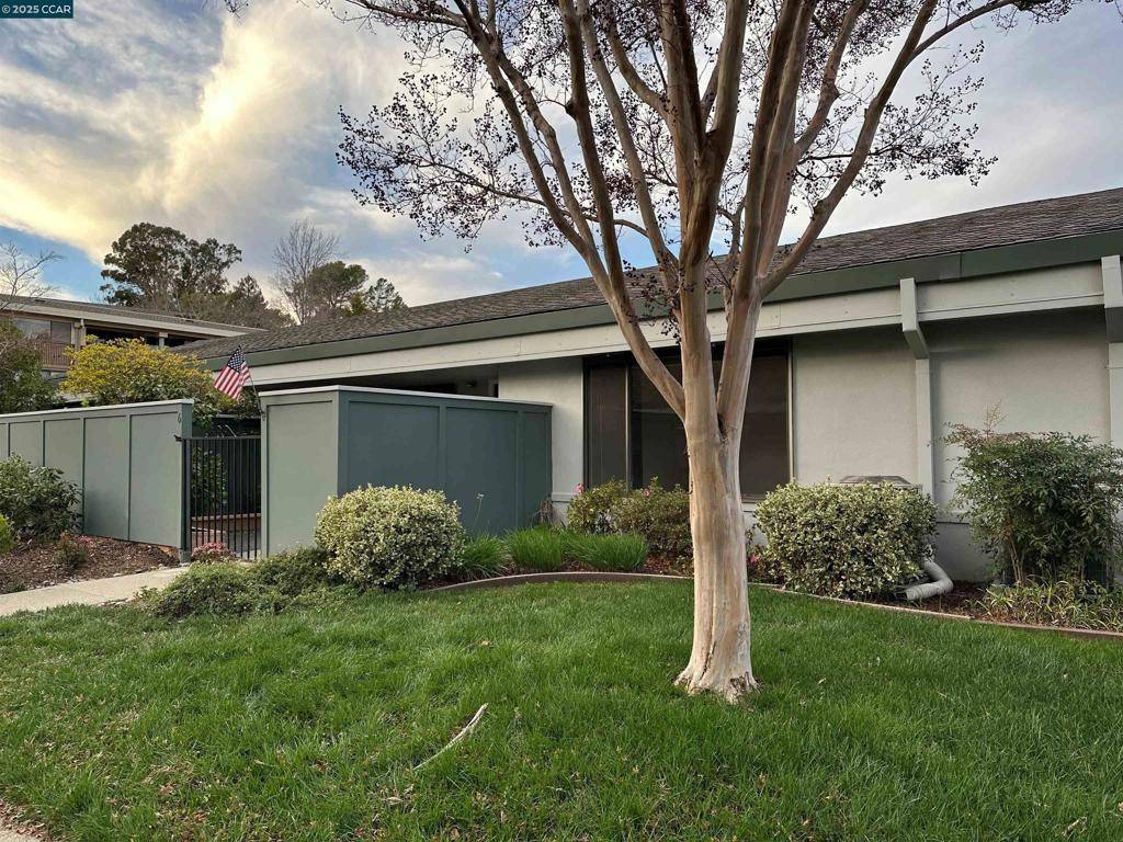 Walnut Creek, CA 94595,2409 Pine Knoll Dr #6