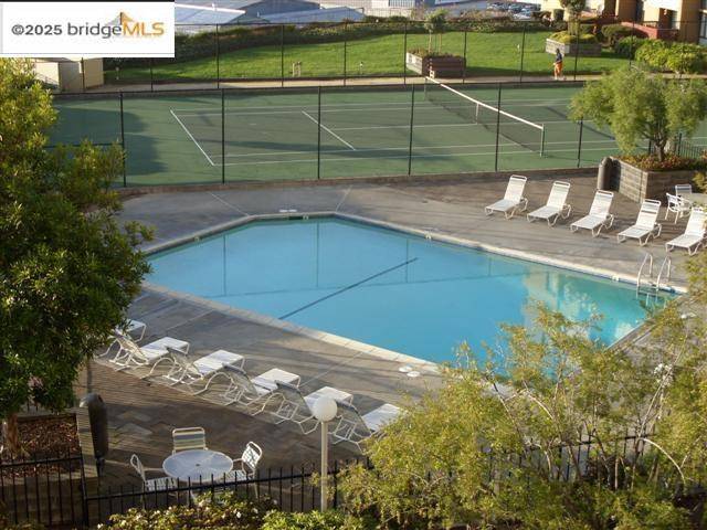Albany, CA 94706-1002,555 Pierce St #408