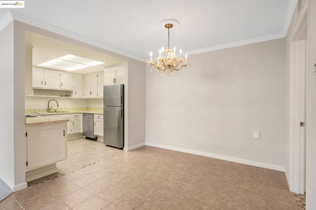Walnut Creek, CA 94595,2209 Pine Knoll Dr #4