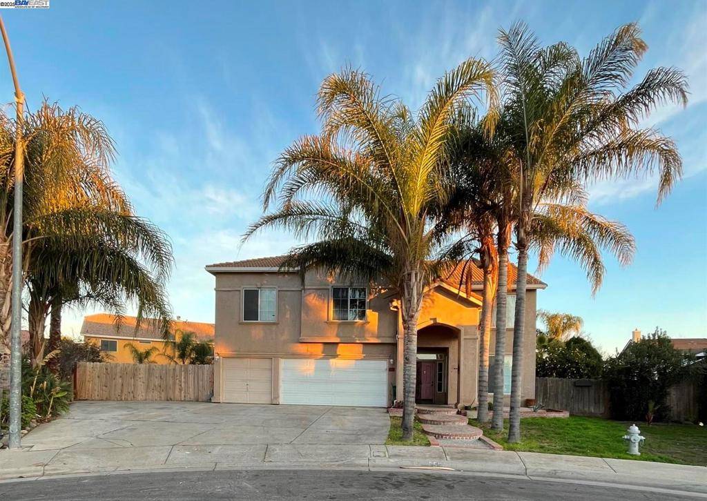 Los Banos, CA 93635-5220,853 Neal Ct
