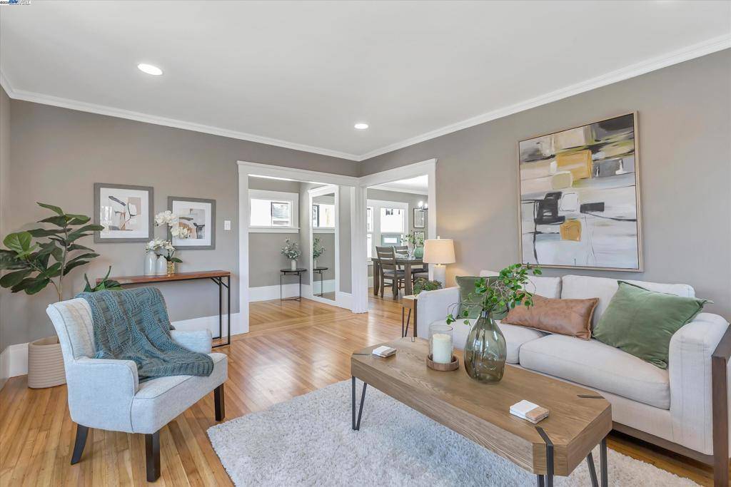Oakland, CA 94601,5284 Belvedere Street