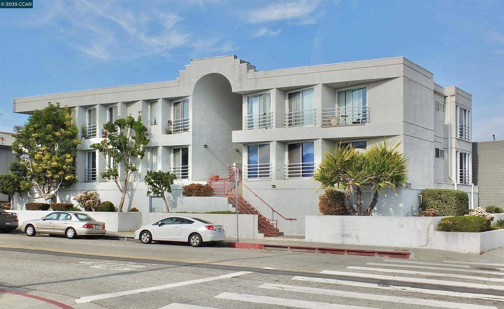 CA 90731,2317 S Pacific Ave #3