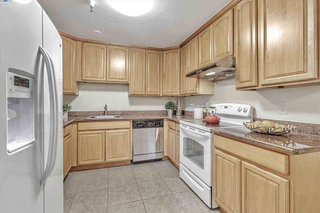 Hayward, CA 94541,1775 Panda Way #103