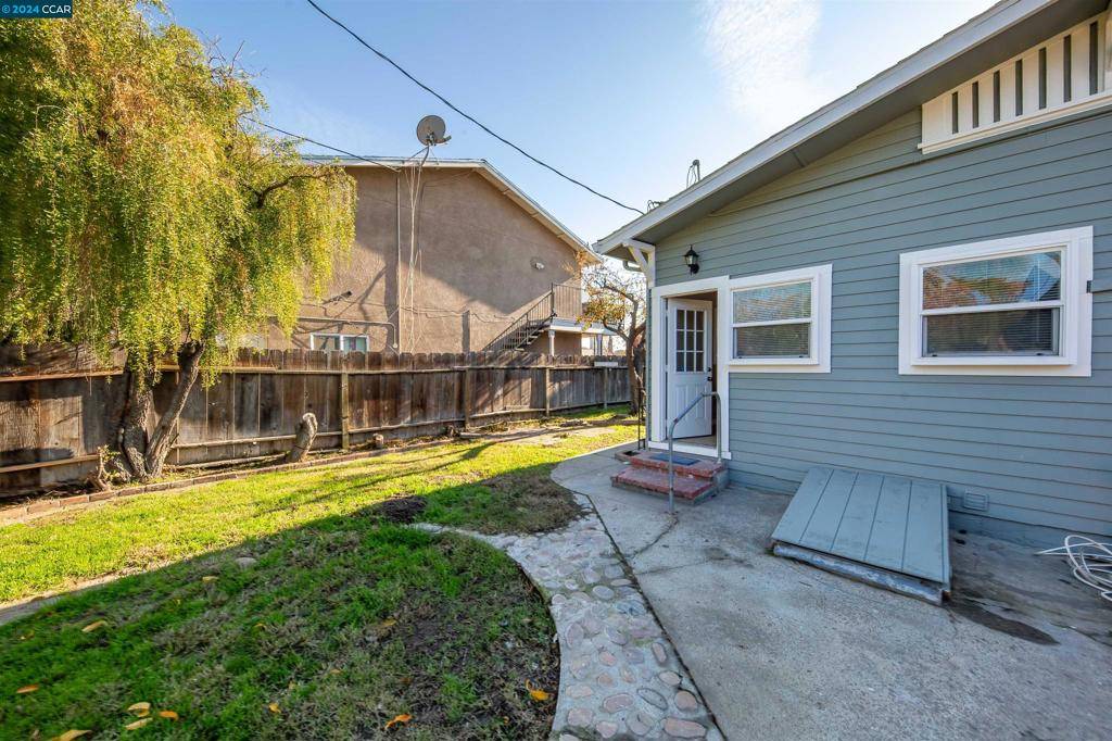 Lodi, CA 95240,115 E Walnut St