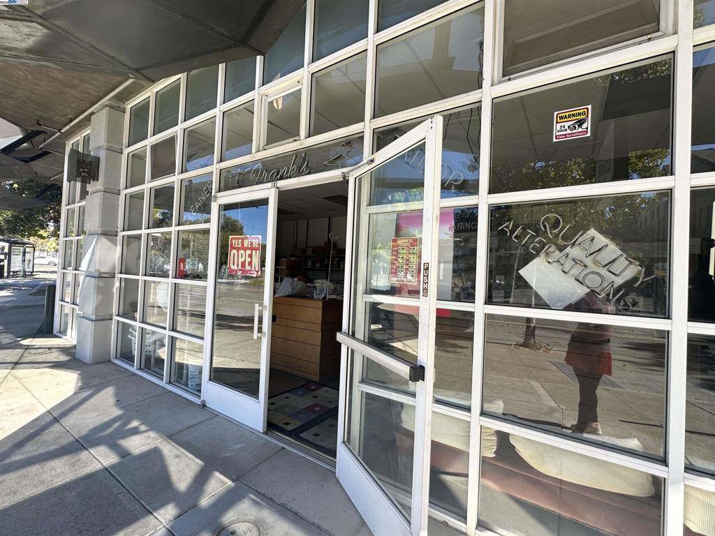 Berkeley, CA 94704,2615 Telegraph Ave