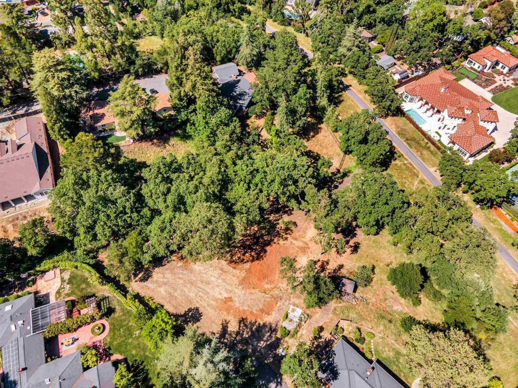 Alamo, CA 94507-2642,16 Crest Ct