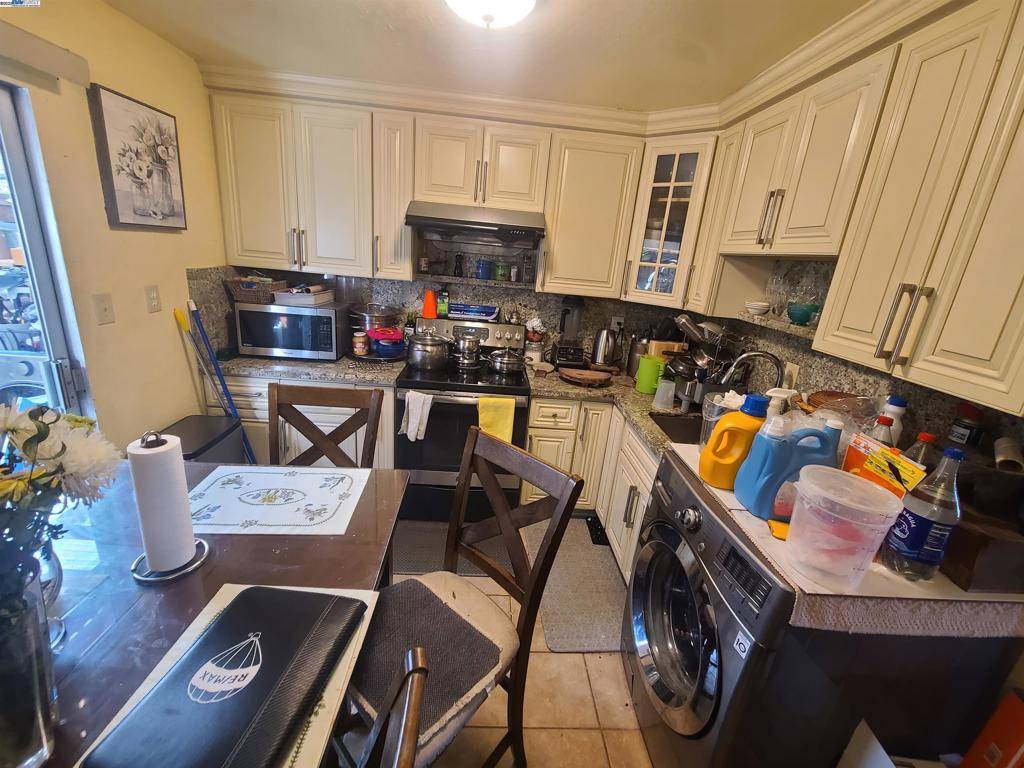 Hayward, CA 94541,357 Laurel Ave #4