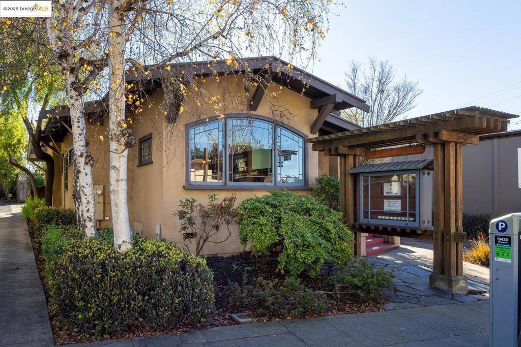 Berkeley, CA 94707,1714 Solano Ave