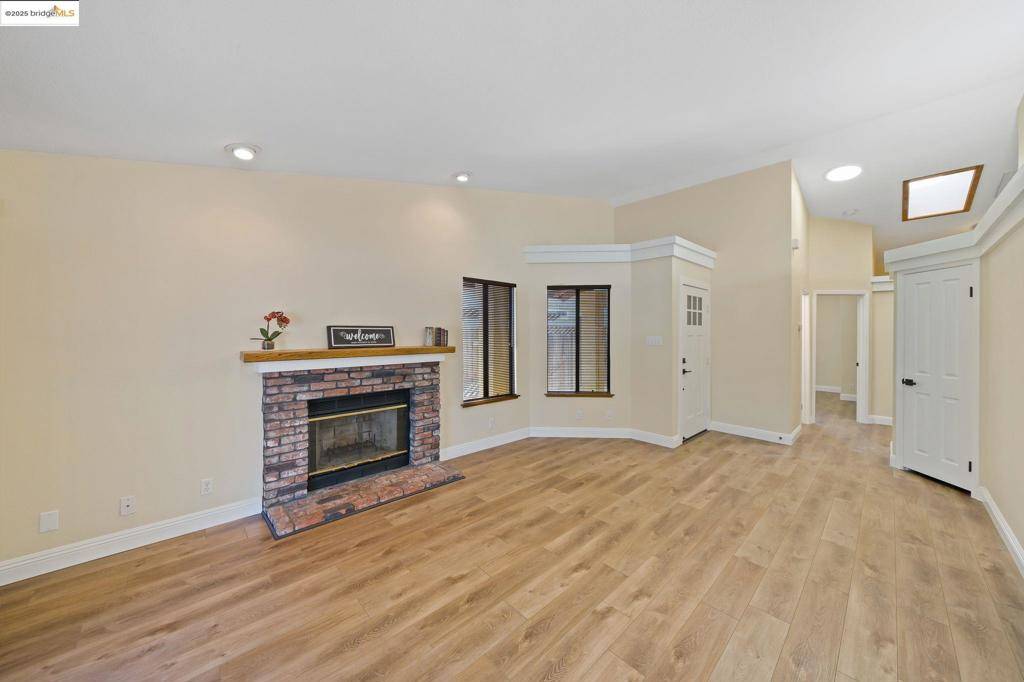 Antioch, CA 94509,2425 Roca