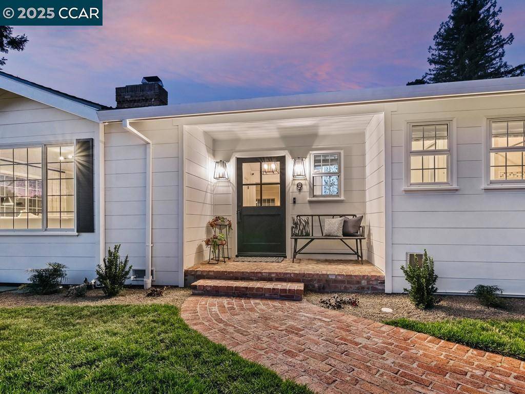 Orinda, CA 94563,9 Meadow Park Ct