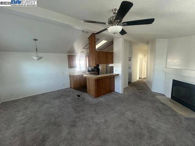 Redwood City, CA 94063,3015 E Bayshore Road