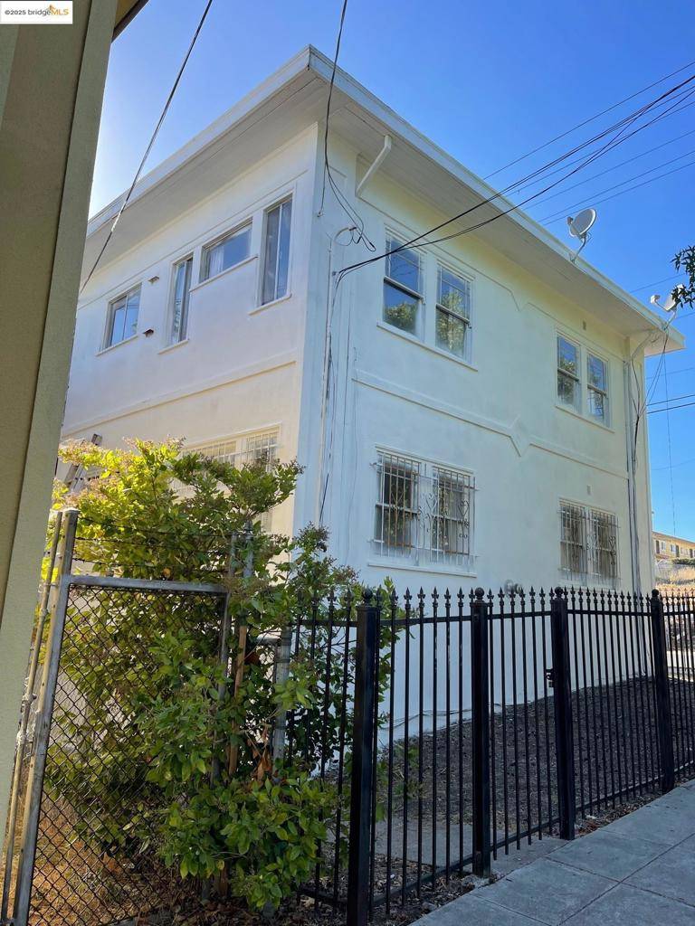 Oakland, CA 94606,1864 11th Ave