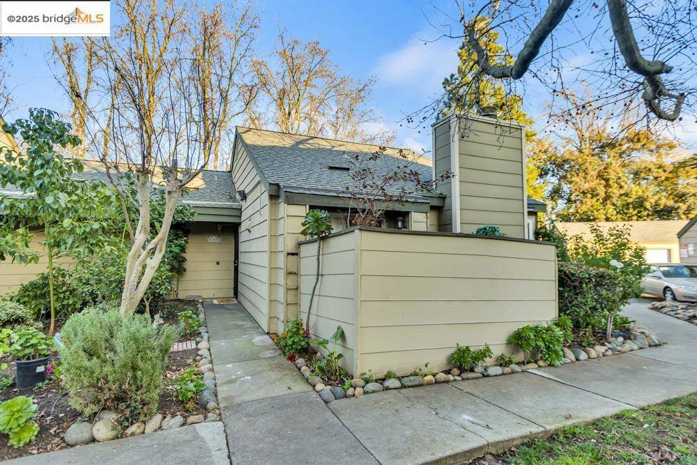 Sacramento, CA 95823,8216 Center Pkwy #27
